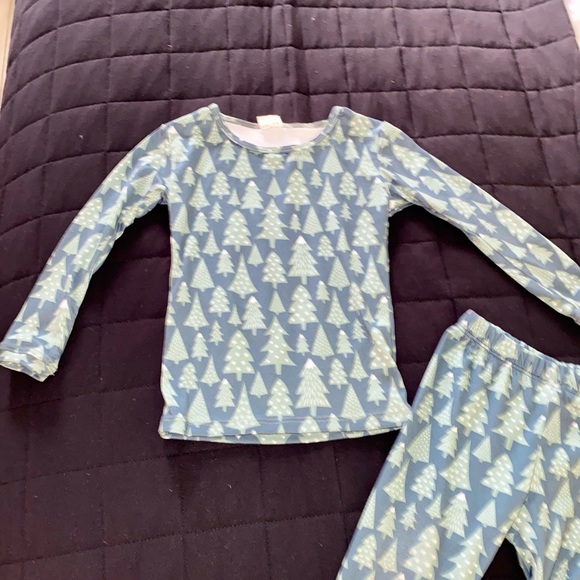 💜 3/$20 DEAL     
KIDS UNISEX CHRISTMAS LOUNGE/PJS - 2T - Picture 3 of 7